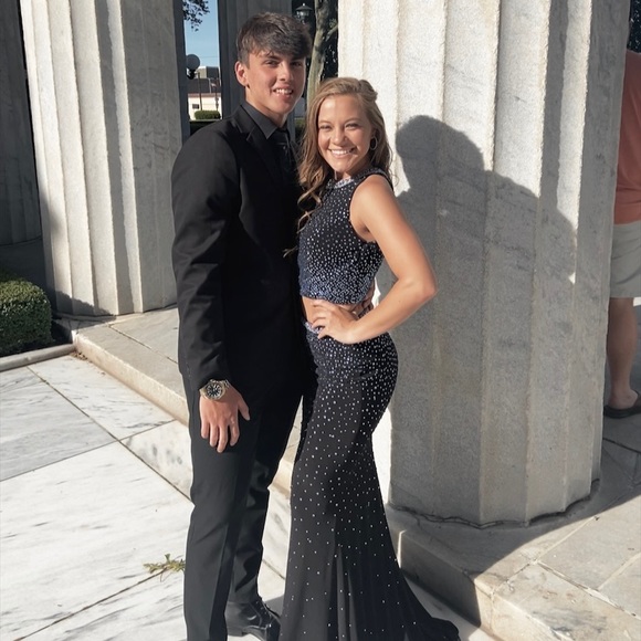 PROM DRESS FOR SALE - Picture 1 of 7